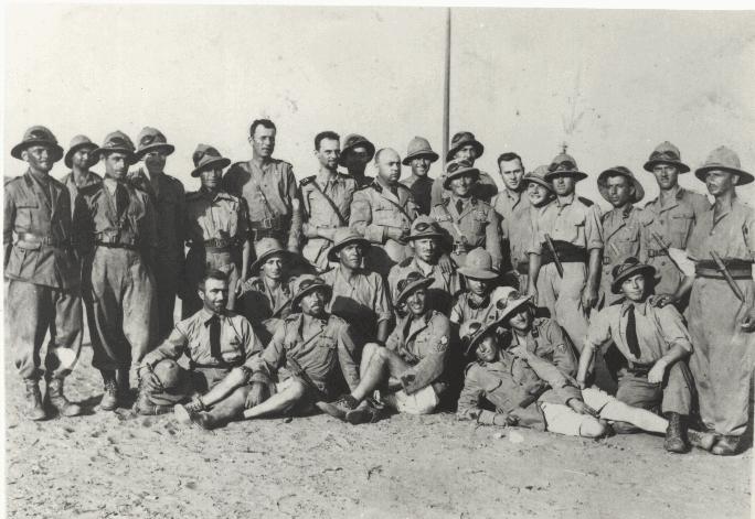Ermes Strizzolo (quarto in piedi da destra) quando militava nelle CCNN in Etiopia, prrima di essere richiamato  negli Alpini