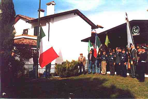 L'Alza Bandiera presso la sede deli Alpini di Morsano